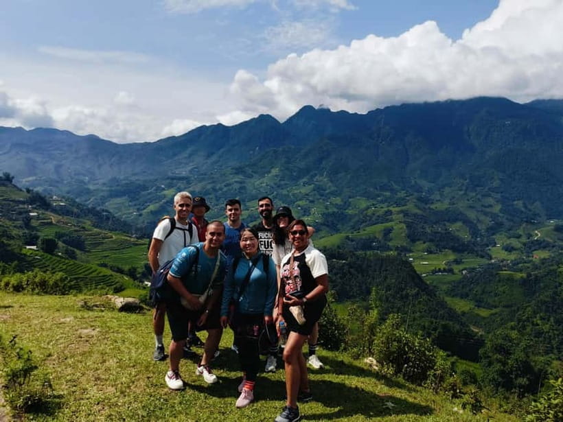 Sapa 1 Day Long Trek: Trek to Hau Thao and Sa Seng Villages - The uphill start to Sa Seng Mountain