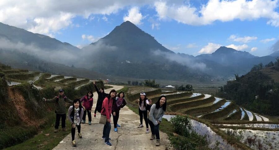 SaPa: 2-Day Villages,Rice Fields, Love Waterfall Hiking Tour - Heaven Gate and the lonely tree viewpoint
