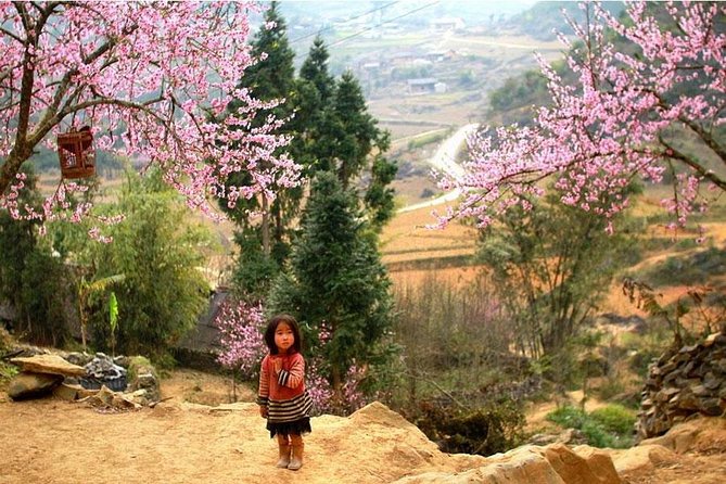 Sapa 3 Days 2 Nights Trekking Tour (1 Night In Ta Van Village, 1 Night In Hotel) - What to pack for Sapa’s changeable weather