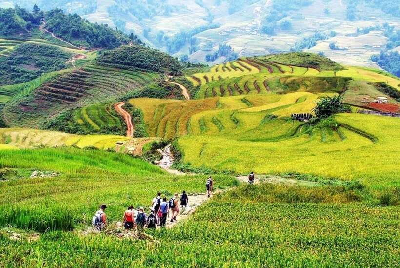 Sapa: Eco Adventure Terrace Fields and Local Villages Trek - Lao Chai Village and everyday Hmong life