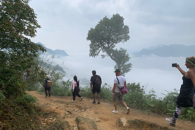 Sapa The Hidden Trail Trek 1 Day - Mountain & Rice Valley - Hang Da Village and the Black H’Mong hills