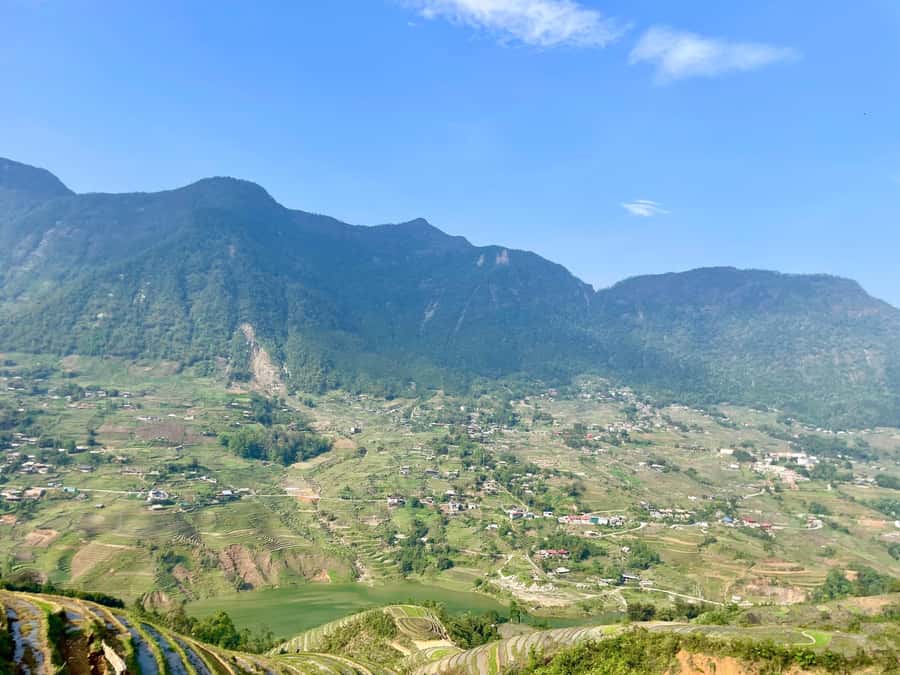 Sapa Trekking Private Tour With Ethnic Female Tour Guide - Meeting the Black Hmong and Red Dao
