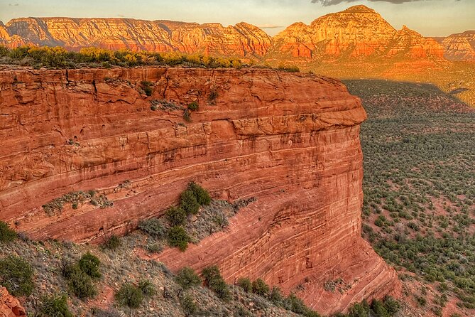 Sedona Dark Sky Sunset & Night Hike With a Private Guide - The equipment package is unusually generous