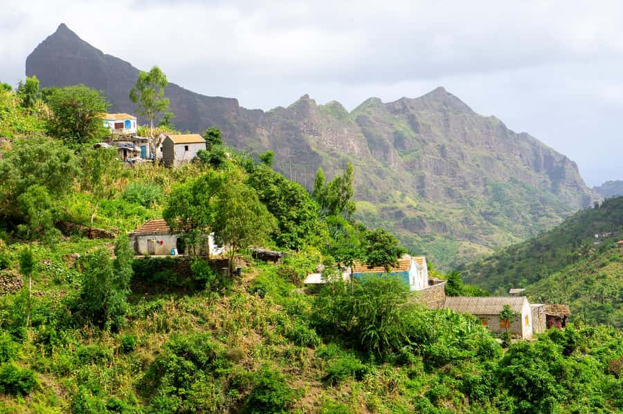 Serra Malagueta: Principal Valley Hike & Lunch with Locals - Early settlements and a closer look at village life