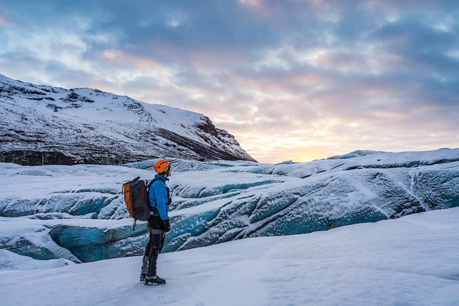 Skaftafell: Blue Ice Cave & Glacier Hike on Vatnajökull - The 20-minute 4x4 ride to Vatnajökull
