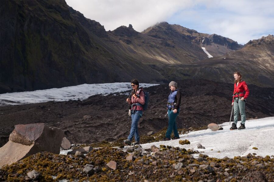 Skaftafell: Extra-Small Group Glacier Hike - Guides make the difference