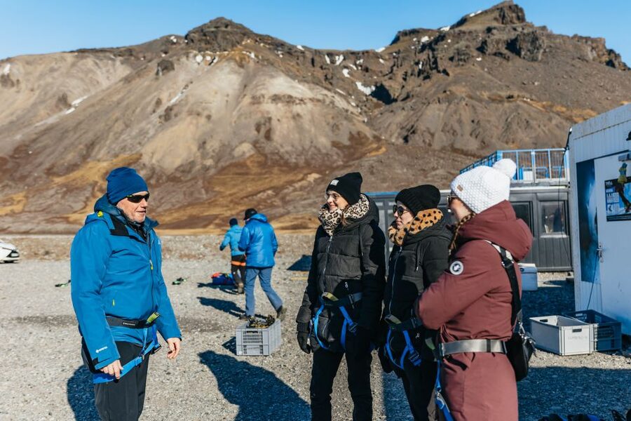 Skaftafell: Falljokull Glacier Easy Group Hike - Crevasses, moulins, and glacier mice