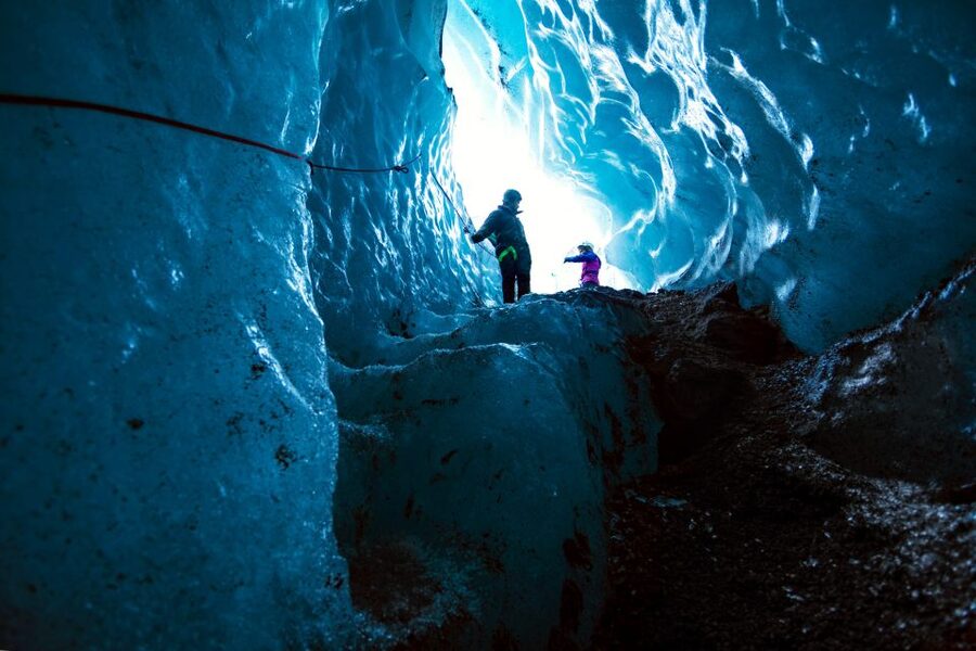 Skaftafell: Ice Cave Tour and Glacier Hike - A natural ice cave, with realistic expectations