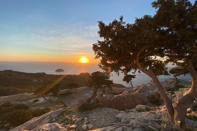 Small Group Hiking Sunset in Monolithos - Sunset from the 236-meter castle rock