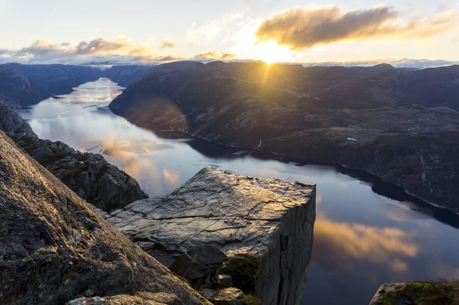 Stavanger: Preikestolen (Pulpit Rock) Hike with Local Guide - Meeting your guide at Stavanger Cruise Terminal