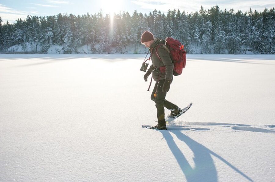 Stockholm: Winter Snowshoe Full-Day Hike - Crossing frozen lakes with care