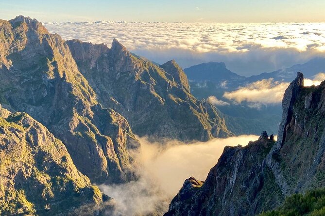 Sunrise Transfer To Pico Do Arieiro, Hike To Pico Ruivo & Return From Teixeira - Who should book this experience