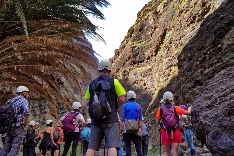 Tenerife Barranco de Masca: Guided hike + boat ride + transport - What to pack for a better day