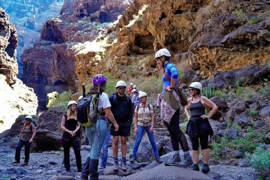 Tenerife Barranco de Masca: Guided hike + boat ride + transport - Masca village and the start of the descent