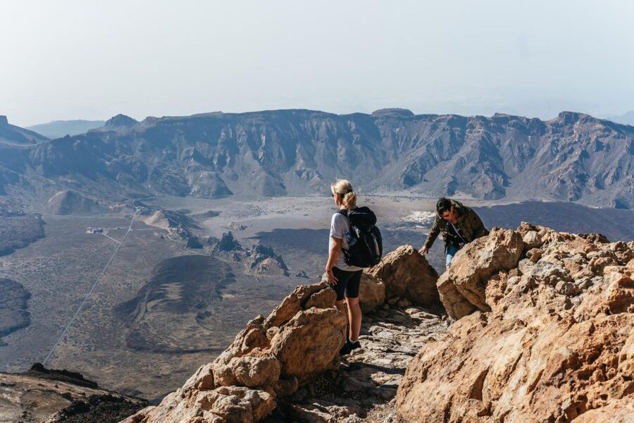Tenerife: Mount Teide Summit Hiking Adventure with Cable Car - What to wear and carry at 3,718 meters
