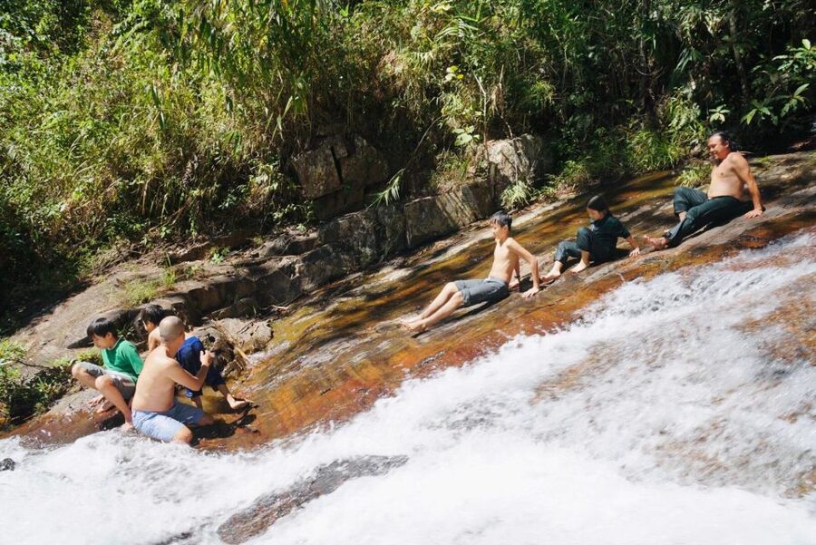 Trekking to Hidden Waterfall & Sturgeon Farm for dog-lovers - Coffee among the plantation after the walk