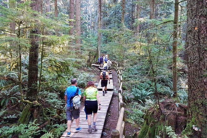 Vancouver Biking and Hiking Tour including Lunch - Guide style and group atmosphere
