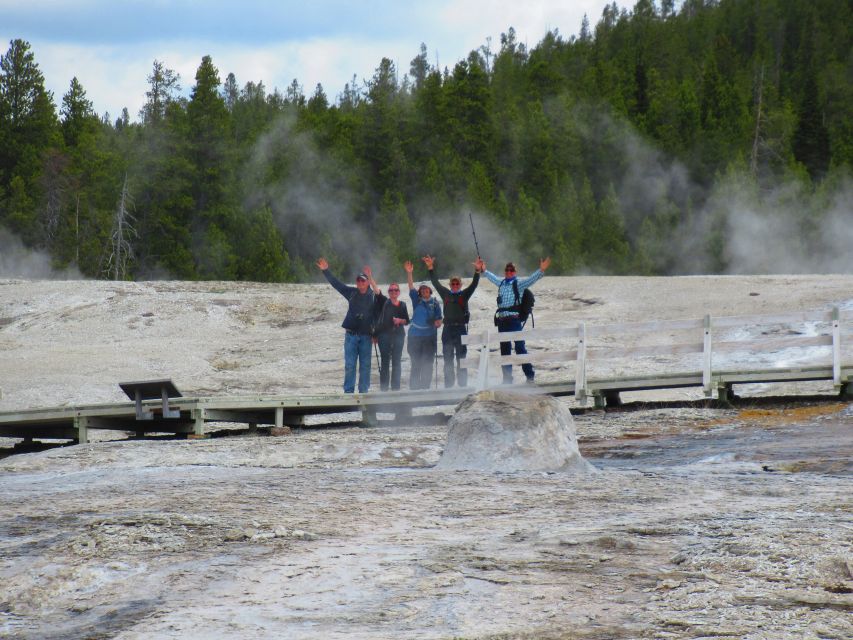 Yellowstone: Upper Geyser Basin Hike with Lunch - Walking into Yellowstone’s active volcanic heart