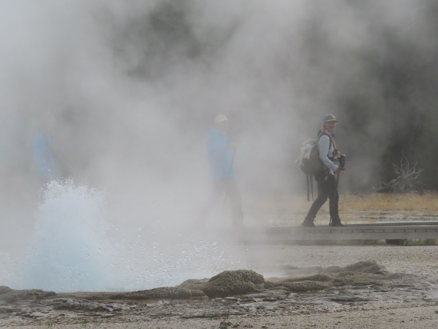 Yellowstone: Upper Geyser Basin Hike with Lunch - Daisy Geyser and the route back